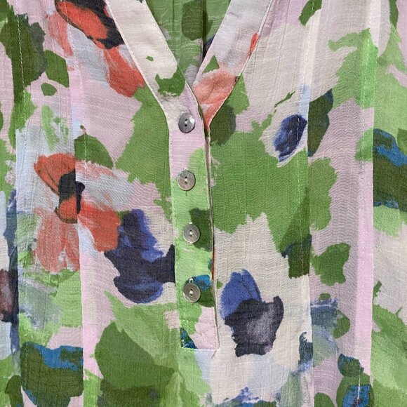 Zac & Rachel Woman long white w/floral button-up sleeve blouse, size 2X - Picture 4 of 10